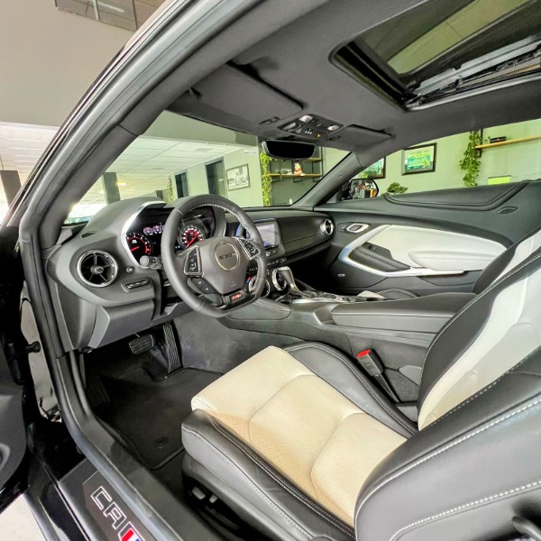 CHEVROLET CAMARO 6.2 SS V8 2024/2024 JOÃO CARROS MULTIMARCAS GUAPORÉ / Carros no Vale