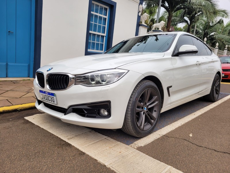 BMW 320i GT SPORT 2.0 TURBO 16V 184CV 5P 2014/2015 ADRIANO VEÍCULOS CRUZEIRO DO SUL / Carros no Vale