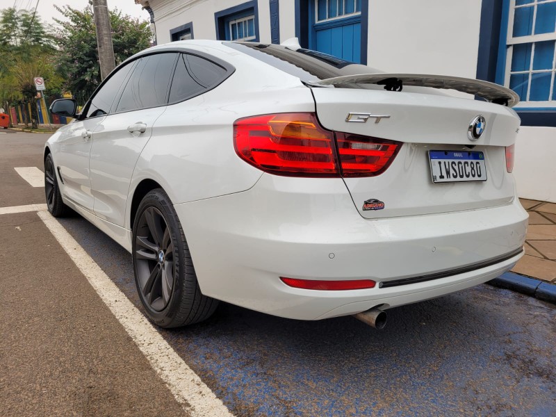 BMW 320i GT SPORT 2.0 TURBO 16V 184CV 5P 2014/2015 ADRIANO VEÍCULOS CRUZEIRO DO SUL / Carros no Vale