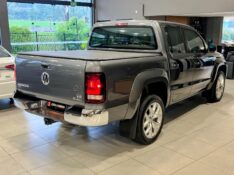 VOLKSWAGEN AMAROK HIGHLINE 3.0 V6 2023/2023 JOÃO CARROS MULTIMARCAS GUAPORÉ / Carros no Vale