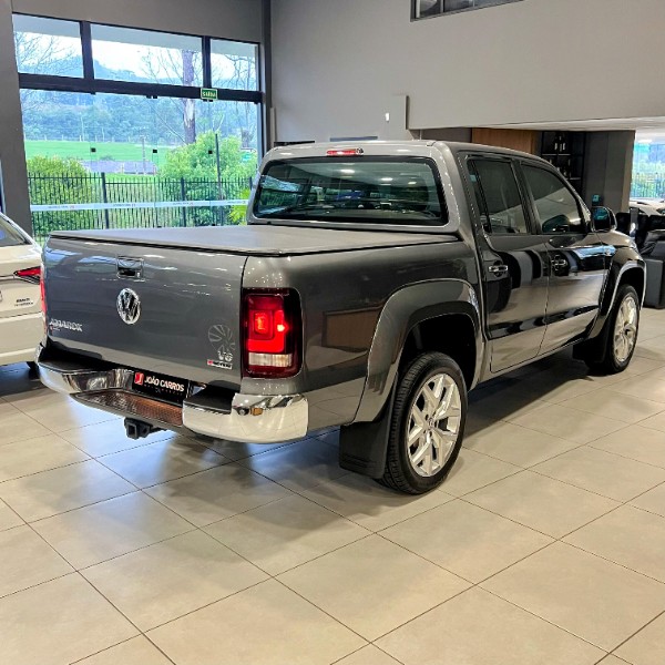 VOLKSWAGEN AMAROK HIGHLINE 3.0 V6 2023/2023 JOÃO CARROS MULTIMARCAS GUAPORÉ / Carros no Vale