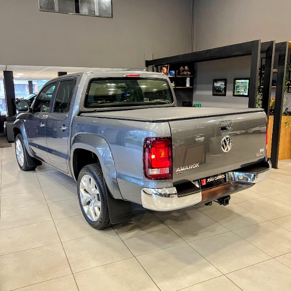 VOLKSWAGEN AMAROK HIGHLINE 3.0 V6 2023/2023 JOÃO CARROS MULTIMARCAS GUAPORÉ / Carros no Vale