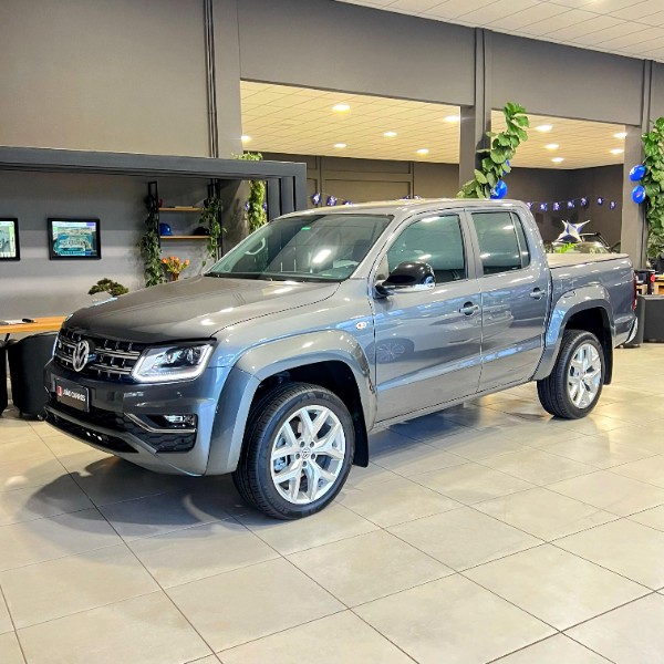 VOLKSWAGEN AMAROK HIGHLINE 3.0 V6 2023/2023 JOÃO CARROS MULTIMARCAS GUAPORÉ / Carros no Vale