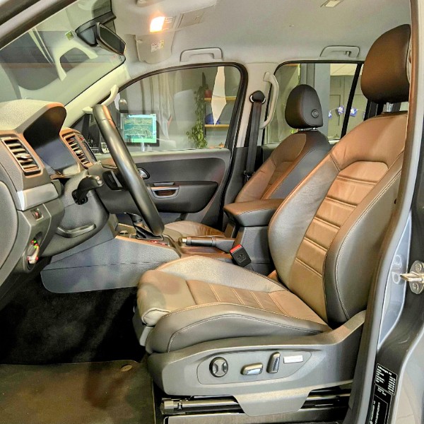 VOLKSWAGEN AMAROK HIGHLINE 3.0 V6 2023/2023 JOÃO CARROS MULTIMARCAS GUAPORÉ / Carros no Vale