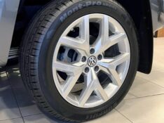 VOLKSWAGEN AMAROK HIGHLINE 3.0 V6 2023/2023 JOÃO CARROS MULTIMARCAS GUAPORÉ / Carros no Vale