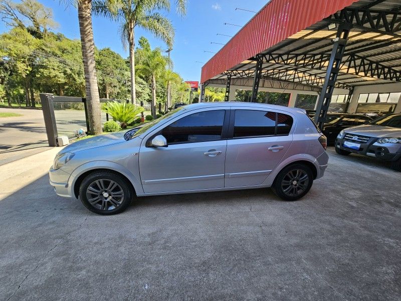CHEVROLET VECTRA 2.0 MPFI GT HATCH 8V 2008/2008 LV MULTIMARCAS CAXIAS DO SUL / Carros no Vale