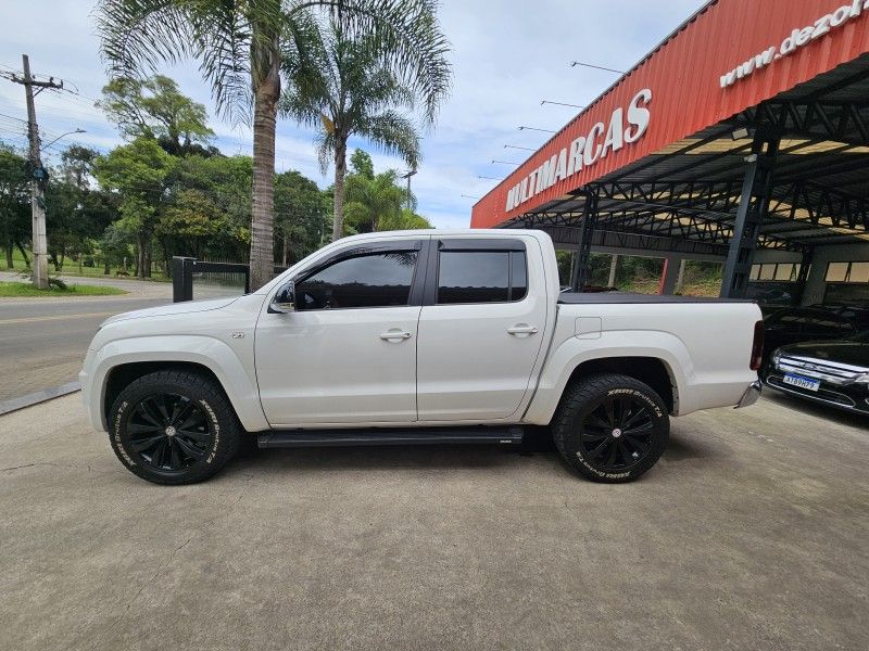 VOLKSWAGEN AMAROK 3.0 V6 TDI HIGHLINE CD 4MOTION 2019/2019 LV MULTIMARCAS CAXIAS DO SUL / Carros no Vale