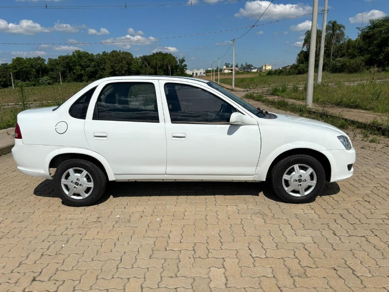 CHEVROLET CLASSIC /2016 RT 811 VEÍCULOS ARROIO DO MEIO / Carros no Vale