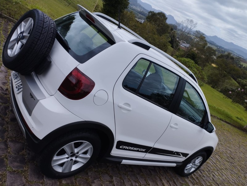 VOLKSWAGEN CROSSFOX 1.6 MI TOTAL FLEX 8V 5P /2011 BELAVENDA AUTOMÓVEIS ARROIO DO MEIO / Carros no Vale