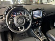 JEEP COMPASS 2.0 LONGITUDE 4X4 2018/2018 JOÃO CARROS MULTIMARCAS GUAPORÉ / Carros no Vale
