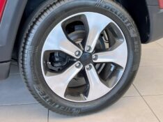 JEEP COMPASS 2.0 LONGITUDE 4X4 2018/2018 JOÃO CARROS MULTIMARCAS GUAPORÉ / Carros no Vale