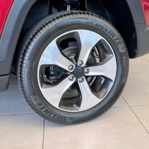 JEEP COMPASS 2.0 LONGITUDE 4X4 2018/2018 JOÃO CARROS MULTIMARCAS GUAPORÉ / Carros no Vale