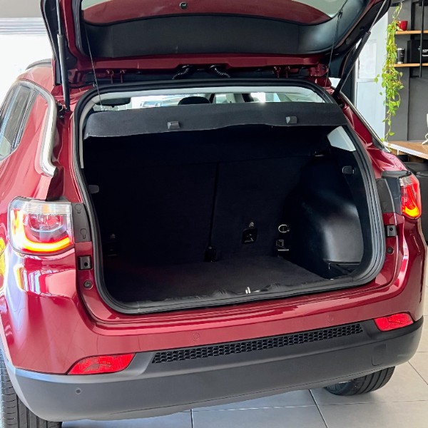 JEEP COMPASS 2.0 LONGITUDE 4X4 2018/2018 JOÃO CARROS MULTIMARCAS GUAPORÉ / Carros no Vale