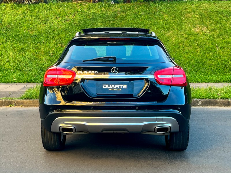 MERCEDES-BENZ GLA 200 ENDURO 1.6 CGI 16V TURBO FLEX 4P 2016/2017 DUARTE VEÍCULOS PORTO ALEGRE / Carros no Vale