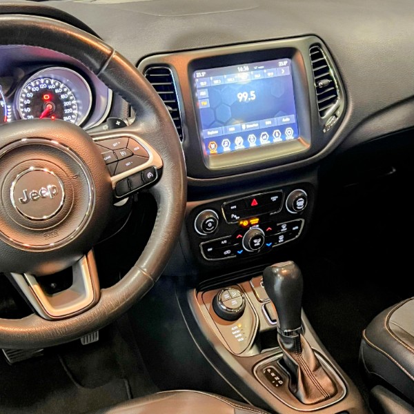 JEEP COMPASS 2.0 LONGITUDE 4X4 2018/2018 JOÃO CARROS MULTIMARCAS GUAPORÉ / Carros no Vale