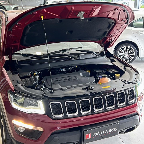 JEEP COMPASS 2.0 LONGITUDE 4X4 2018/2018 JOÃO CARROS MULTIMARCAS GUAPORÉ / Carros no Vale