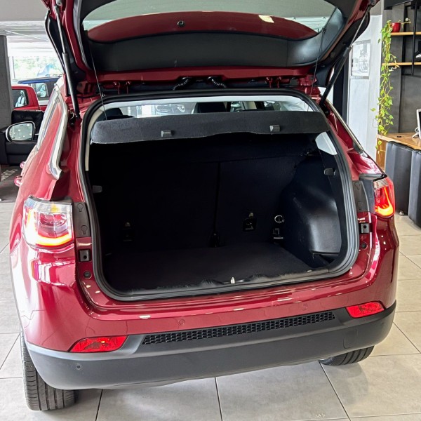 JEEP COMPASS 2.0 LONGITUDE 4X4 2018/2018 JOÃO CARROS MULTIMARCAS GUAPORÉ / Carros no Vale