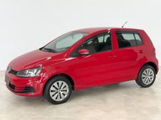 VOLKSWAGEN FOX 1.0 MI TRENDLINE 8V 2014/2015 FOCAR VEÍCULOS CAXIAS DO SUL / Carros no Vale