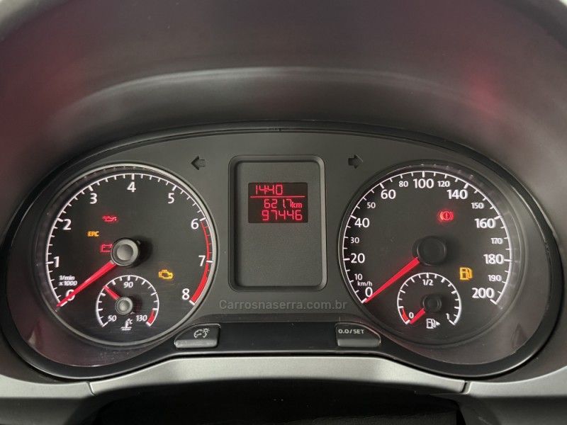 VOLKSWAGEN FOX 1.0 MI TRENDLINE 8V 2014/2015 FOCAR VEÍCULOS CAXIAS DO SUL / Carros no Vale