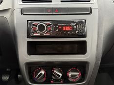 VOLKSWAGEN FOX 1.0 MI TRENDLINE 8V 2014/2015 FOCAR VEÍCULOS CAXIAS DO SUL / Carros no Vale