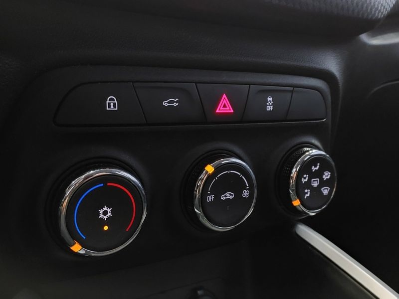 Chevrolet ONIX 1.0 TURBO FLEX PLUS LT AUTOMÁTICO 2022/2023 BETIOLO NOVOS E SEMINOVOS LAJEADO / Carros no Vale