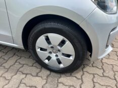 VOLKSWAGEN UP! 1.0 TAKE 12V 2017/2017 ELY AUTOMÓVEIS LAJEADO / Carros no Vale