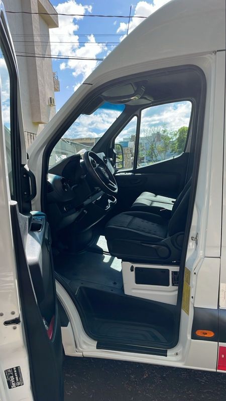 Mercedes-Benz SPRINTER 2.2 CDI DIESEL FURGÃO 516 TA EXTRA LONGO MANUAL 2020/2020 CAMINHÕES & CAMIONETAS PASSO FUNDO / Carros no Vale