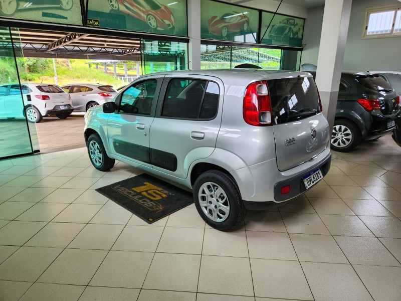 FIAT UNO VIVACE 1.0 2013 2013/2013 TS VEÍCULOS ANTA GORDA / Carros no Vale