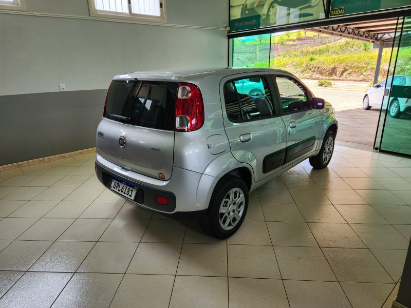 FIAT UNO VIVACE 1.0 2013 2013/2013 TS VEÍCULOS ANTA GORDA / Carros no Vale