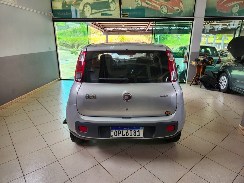 FIAT UNO VIVACE 1.0 2013 2013/2013 TS VEÍCULOS ANTA GORDA / Carros no Vale