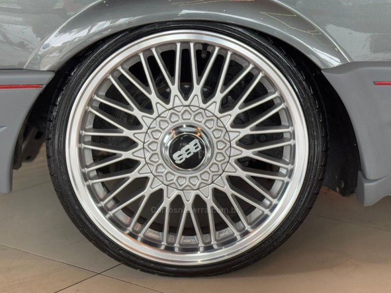 VOLKSWAGEN GOL 1.8S GTS 8V 1993/1993 GRIFFCAR MULTIMARCAS DOIS IRMÃOS / Carros no Vale