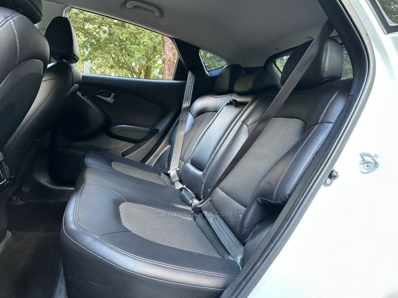 HYUNDAI IX35 2.0 GL 4X2 16V 2017/2018 KASPER VEÍCULOS DOIS IRMÃOS / Carros no Vale