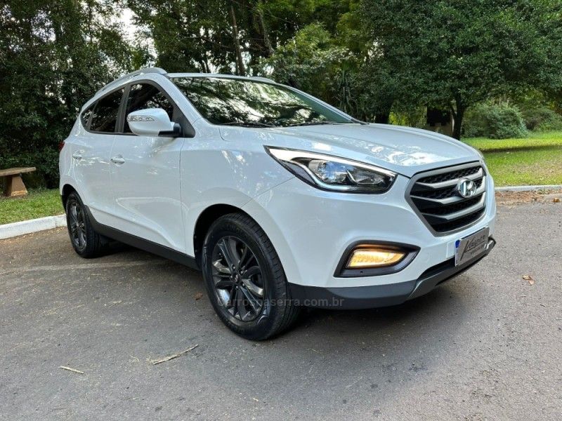 HYUNDAI IX35 2.0 GL 4X2 16V 2017/2018 KASPER VEÍCULOS DOIS IRMÃOS / Carros no Vale