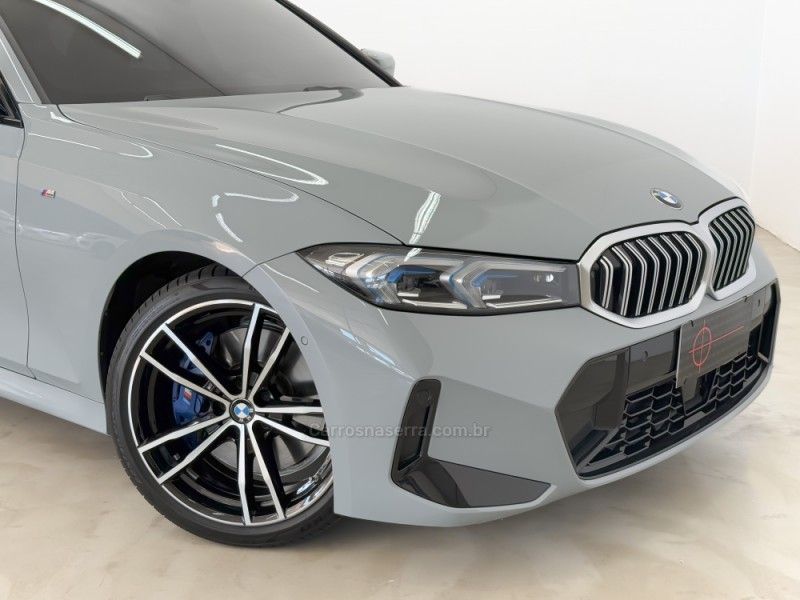BMW 320I 2.0 M SPORT 16V TURBO ACTIVEFLEX 2023/2024 FOCAR VEÍCULOS CAXIAS DO SUL / Carros no Vale