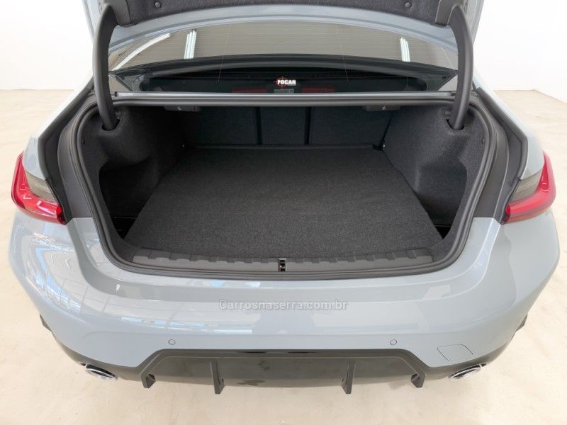 BMW 320I 2.0 M SPORT 16V TURBO ACTIVEFLEX 2023/2024 FOCAR VEÍCULOS CAXIAS DO SUL / Carros no Vale