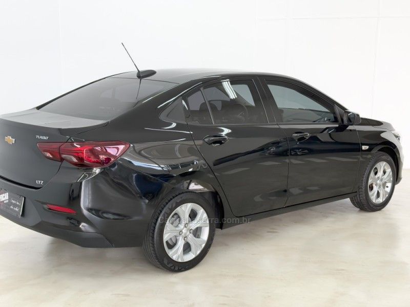 CHEVROLET ONIX 1.0LTZ PLUS 12V TURBO 2023/2023 FOCAR VEÍCULOS CAXIAS DO SUL / Carros no Vale