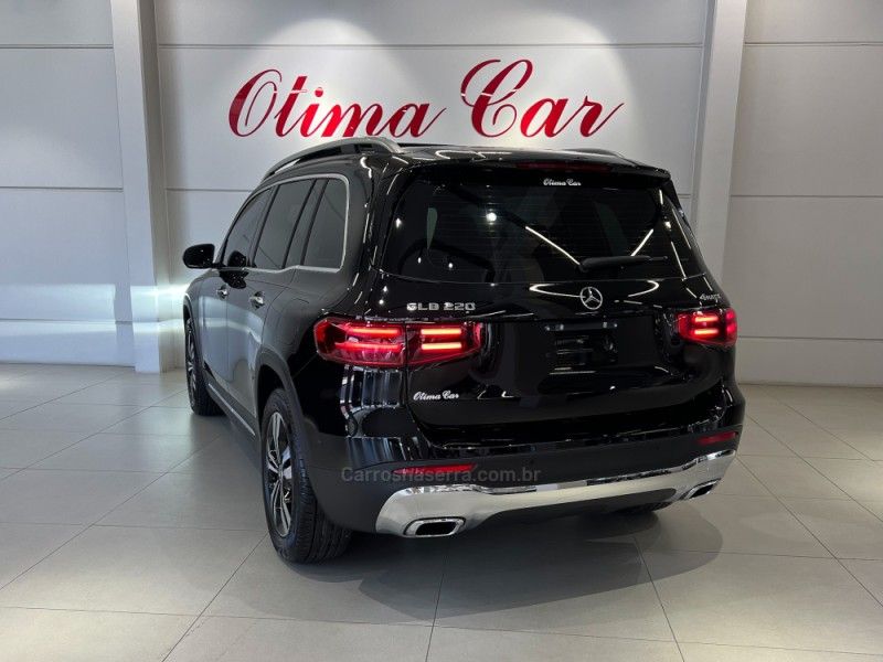MERCEDES-BENZ GLB 220 2.0 PROGRESSIVE 16V TURBO HIBRIDO 2024/2025 ÓTIMA CAR FLORES DA CUNHA / Carros no Vale
