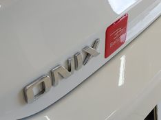 Chevrolet ONIX 1.0 TURBO FLEX LT AUTOMÁTICO 2022/2022 BETIOLO NOVOS E SEMINOVOS LAJEADO / Carros no Vale