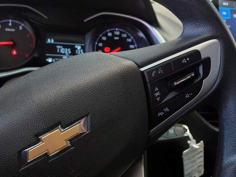 Chevrolet ONIX 1.0 TURBO FLEX LT MANUAL 2022/2023 BETIOLO NOVOS E SEMINOVOS LAJEADO / Carros no Vale