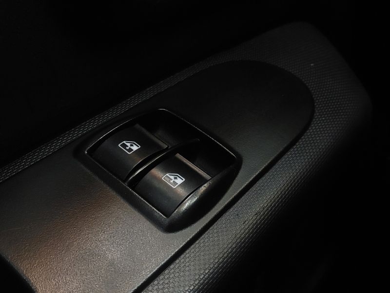Fiat MOBI 1.0 EVO FLEX LIKE MANUAL 2022/2023 BETIOLO NOVOS E SEMINOVOS LAJEADO / Carros no Vale