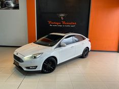 Ford FOCUS 2.0 TITANIUM PLUS FASTBACK 16V FLEX 4P POWERSHIFT 2016/2017 VINTAGE VEÍCULOS CAXIAS DO SUL / Carros no Vale