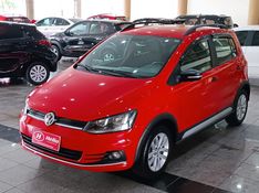 Volkswagen FOX TRACK 1.0 2017 HÉLIO AUTOMÓVEIS LAJEADO / Carros no Vale