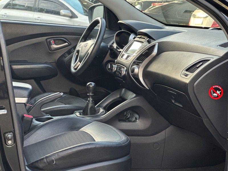 Hyundai IX35 2.0 2012 NEUMANN VEÍCULOS ARROIO DO MEIO / Carros no Vale