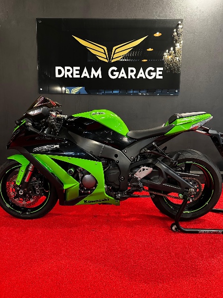 KAWASAKI ZX 10 R NINJA /2012 EXCLUSIVO VEÍCULOS SANTA CRUZ DO SUL / Carros no Vale