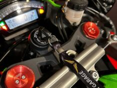 KAWASAKI ZX 10 R NINJA /2012 EXCLUSIVO VEÍCULOS SANTA CRUZ DO SUL / Carros no Vale