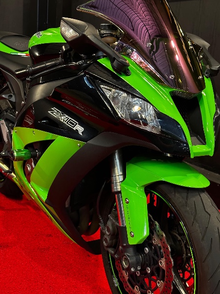 KAWASAKI ZX 10 R NINJA /2012 EXCLUSIVO VEÍCULOS SANTA CRUZ DO SUL / Carros no Vale