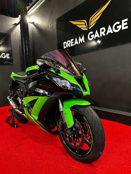 KAWASAKI ZX 10 R NINJA /2012 EXCLUSIVO VEÍCULOS SANTA CRUZ DO SUL / Carros no Vale