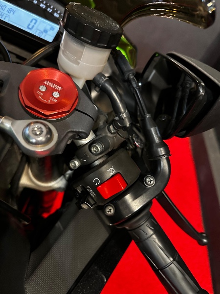 KAWASAKI ZX 10 R NINJA /2012 EXCLUSIVO VEÍCULOS SANTA CRUZ DO SUL / Carros no Vale