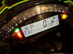 KAWASAKI ZX 10 R NINJA /2012 EXCLUSIVO VEÍCULOS SANTA CRUZ DO SUL / Carros no Vale
