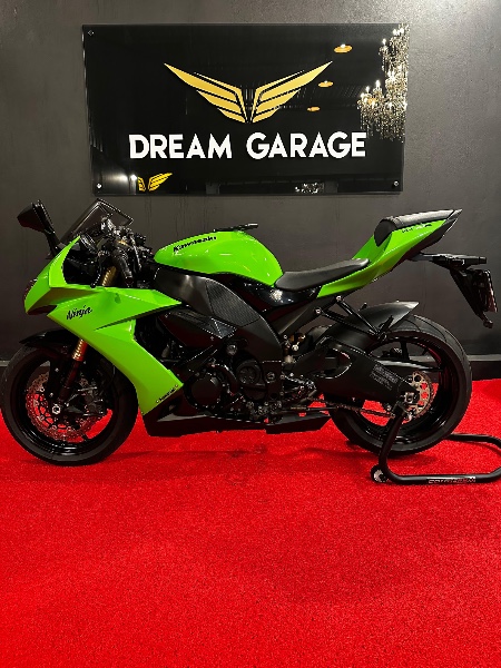 KAWASAKI ZX 10 R NINJA /2008 EXCLUSIVO VEÍCULOS SANTA CRUZ DO SUL / Carros no Vale